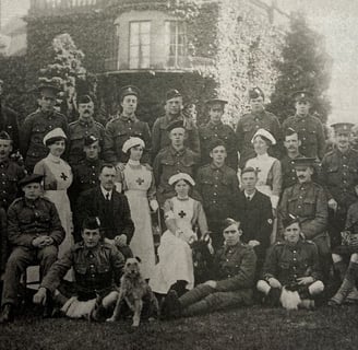 Soldiers and staff at Briar Cottage