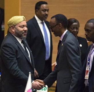 moroccan king with african leaders