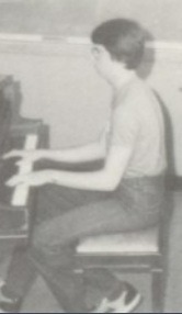 High School Pianist RH