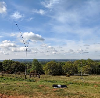 Pro Antennas DMV-II and I-Pro Traveller set up at Puttenham Common