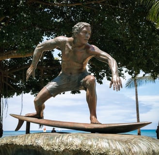Statue de surfeur à Hawaii