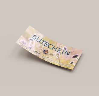 gutschein karte auf einem hellen hintergrund