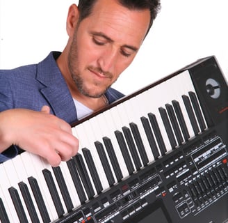 عازف الاورغ عبدو الصغير organist abdo alsaghir