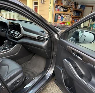 clean front seat of suv on passenger side