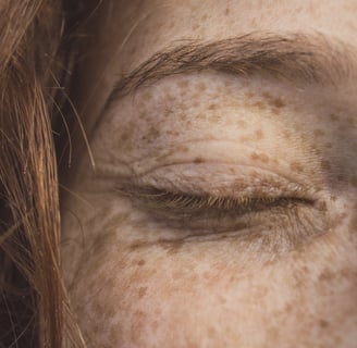 a girls close eye 