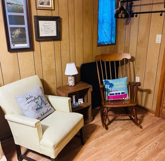 Bedroom 3 sitting area