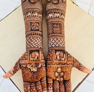 Elbow length mehndi design
