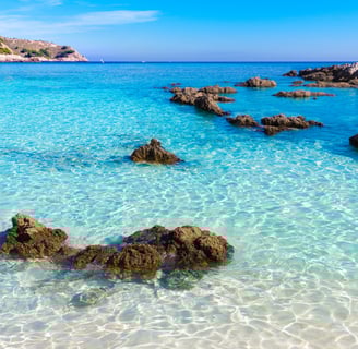 Cala de Mallorca, con aguas turquesa y cristalinas
