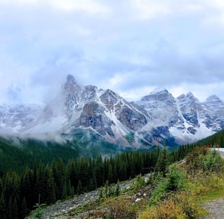 Valley of 11 Peaks
