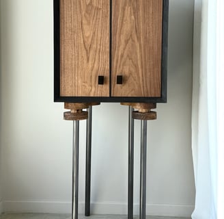 cabinet à spiritueux, chêne et noyer fabrication artisanale