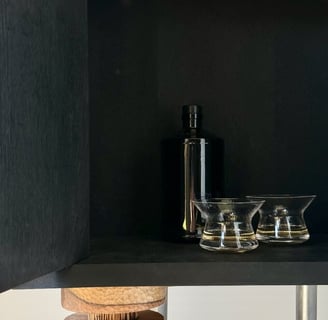 cabinet à spiritueux, chêne et noyer fabrication artisanale