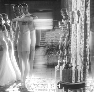 Antigua Guatemala wedding photographer-bride and grrom in reflection