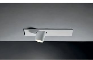 Sistema de iluminación TAUK 1 lineal con focos empotrados orientables en riel