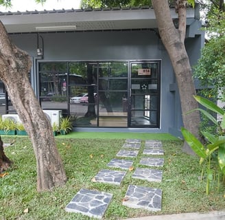 Exterior view of Escorts Media office – chiropractic marketing agency headquarters