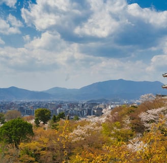 Best Cherry Blossoms in Japan: Kiyomizu-dera temple, kyoto