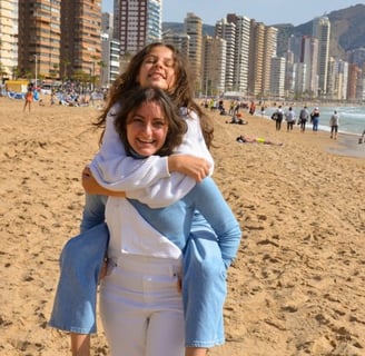 benidorm-spiaggia-levante-sorelle