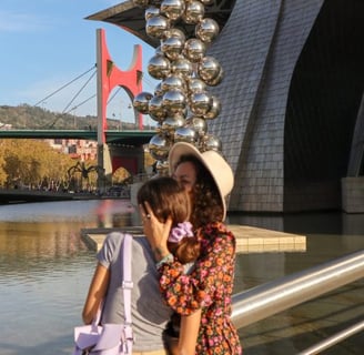 bilbao-guggenheim-abbraccio
