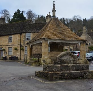 castle-combe-market-cross