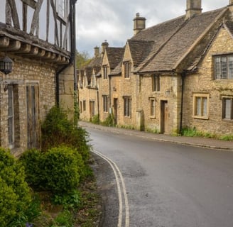 castle-combe-strada