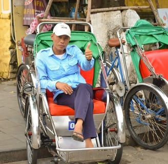 hoi-an-vietnam-taxi