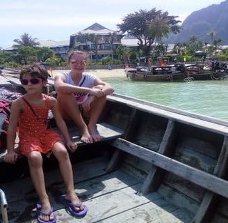 phi-phi-island-sorelle
