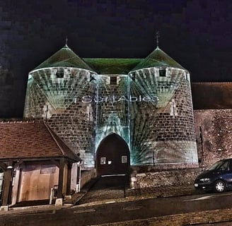 Photos d’espaces transformés par le mapping vidéo, avant et après installation pour montrer l’effet