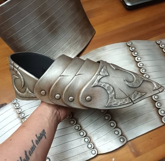 weathering costume armor: a cosplay tutorial