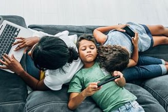Guía completa para padres. Uso de la tecnología en el verano