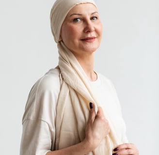woman partipating to jihane laraichi's cancer healing membership