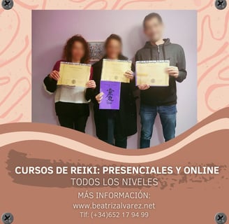 three people holding up certificates for their Cursos y formaciones de Reiki certificates