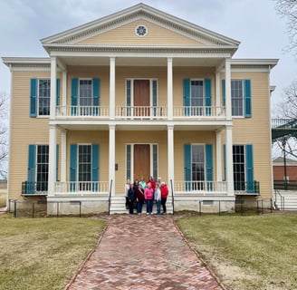 travel group photo at Lakeport Plantation in Lake Village, Arkansas