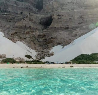 Socotra arher beach 