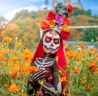 Roupas vibrantes e coloridas no Dia dos Mortos, uma celebração mexicana.