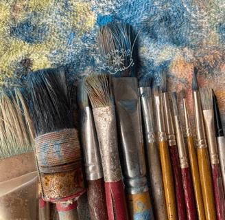 painting brushes of Artist Yous