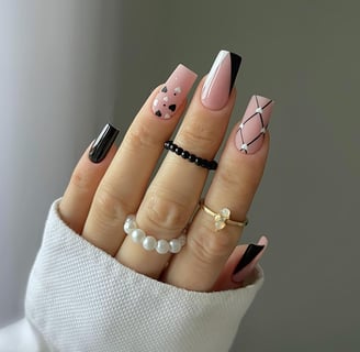 Uñas elegantes en negro y rosa