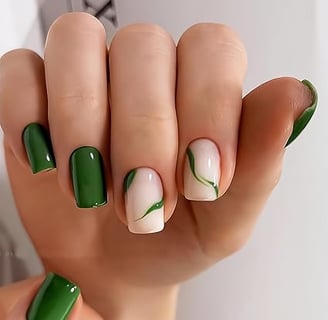 Uñas verdes elegantes