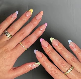 Uñas francesas modernas