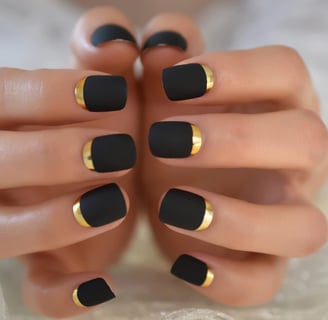 Uñas con efecto media luna