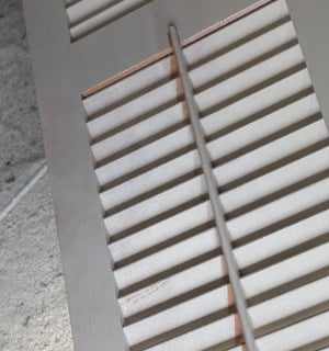 painting an exterior shtter