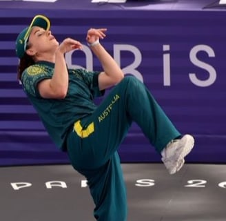 Raygun breakdancer