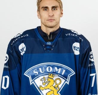 Valtteri Filppula suomen maajoukkue paidassa