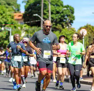 Lucas Veríssimo correndo a volta da Pampulha 2024