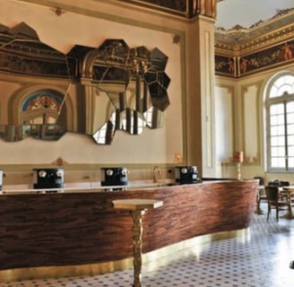 Teatro Municipal de São Paulo é uma joia da arquitetura e da cultura da cidade. Conhecido por suas a