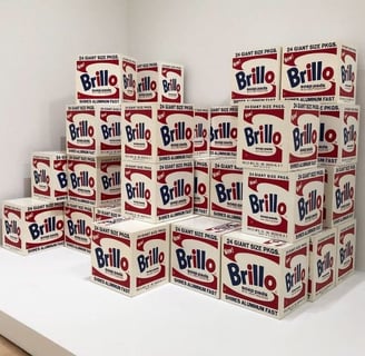 Obra icônica de Andy Warhol: Lata de sopa Campbell em cores vibrantes