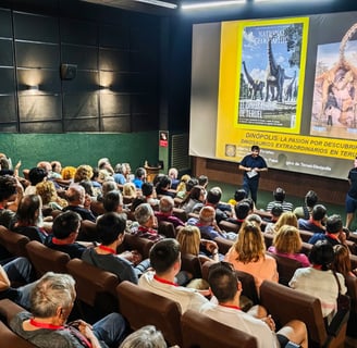 Dinopolis encuentro aficionados a los dinosaurios y la paleontología