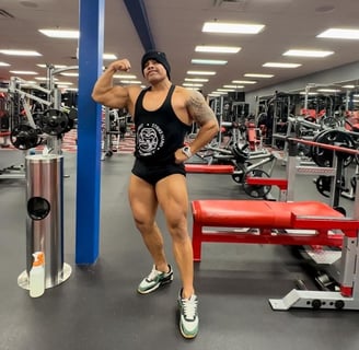 Exatleta campeón brindando coaching en nutrición y ejercicio