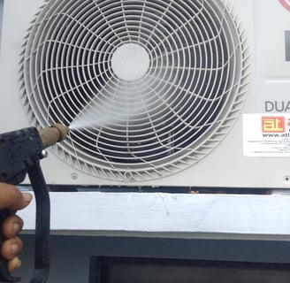 service AC 24 jam di Yogyakarta. Kami siap membantu Anda dengan berbagai kebutuhan perawatan AC,