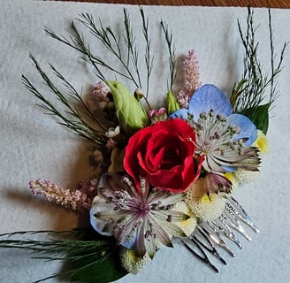 Floral Comb Picture