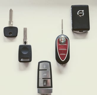 Evoluția cheilor auto: de la chei mecanice fără cip, la chei cu cip, telecomandă, keyless