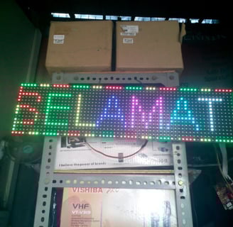 jual running teks buat toko